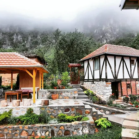 Golemi Kamik 皮罗特