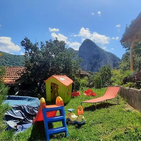 Golemi Kamik Farm stay *
