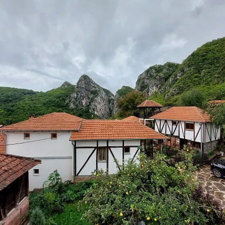 农家乐 Golemi Kamik