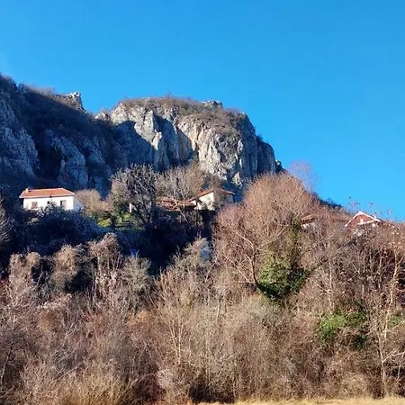 Golemi Kamik 农家乐 皮罗特