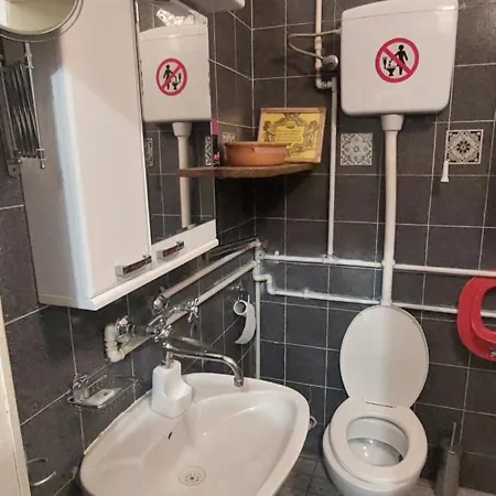 Golemi Kamik 农家乐 *