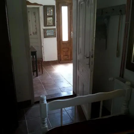 Golemi Kamik 农家乐 皮罗特