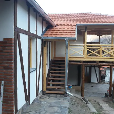 Golemi Kamik Farma *