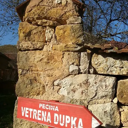 农家乐 Golemi Kamik *