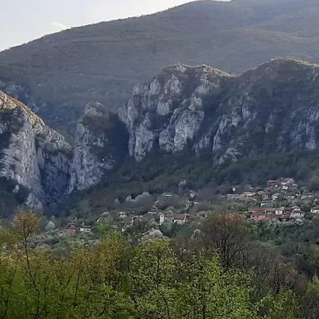 Golemi Kamik 农家乐